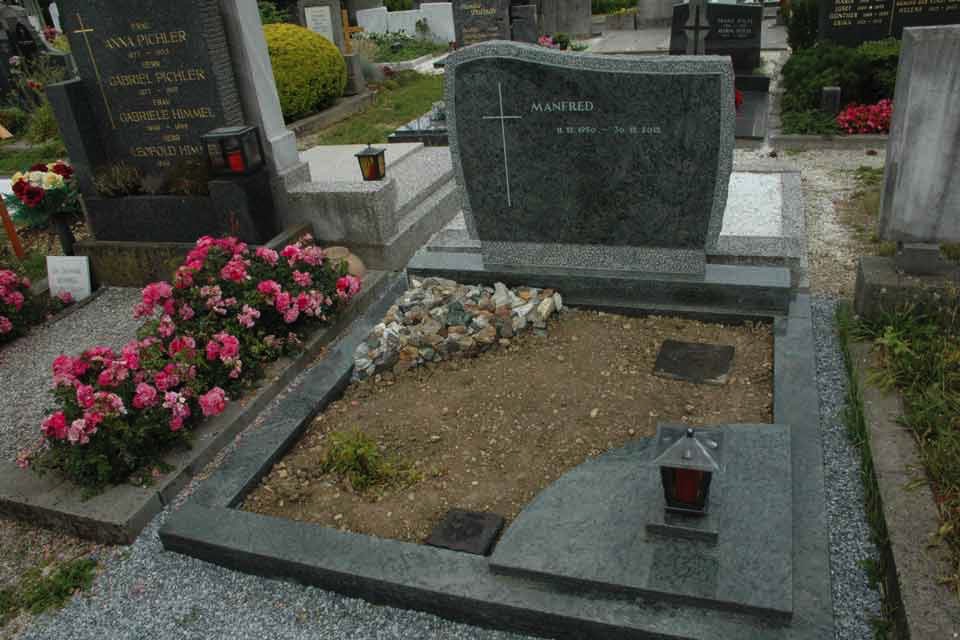 Individuelle Grabbepflanzung Friedhofsgärtnerei Provasnek Graz